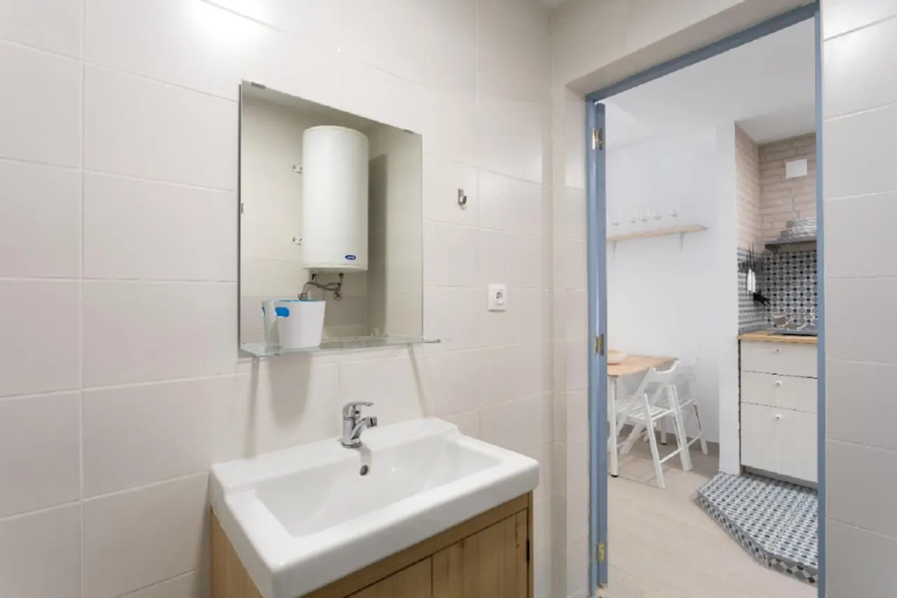 Apartment Flat Near The Beach And Center Of Tossa De Mar 