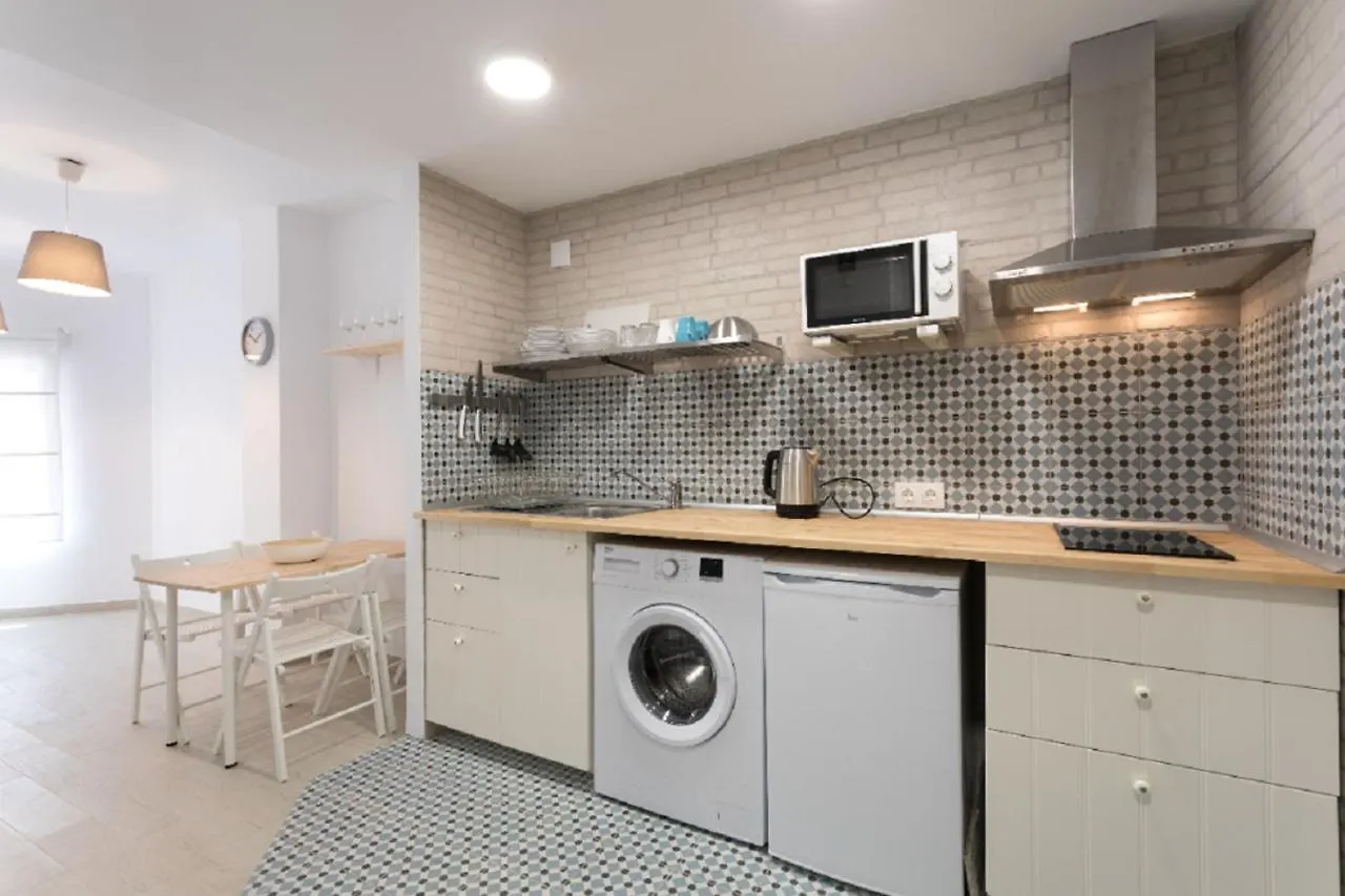 Apartment Flat Near The Beach And Center Of Tossa De Mar 